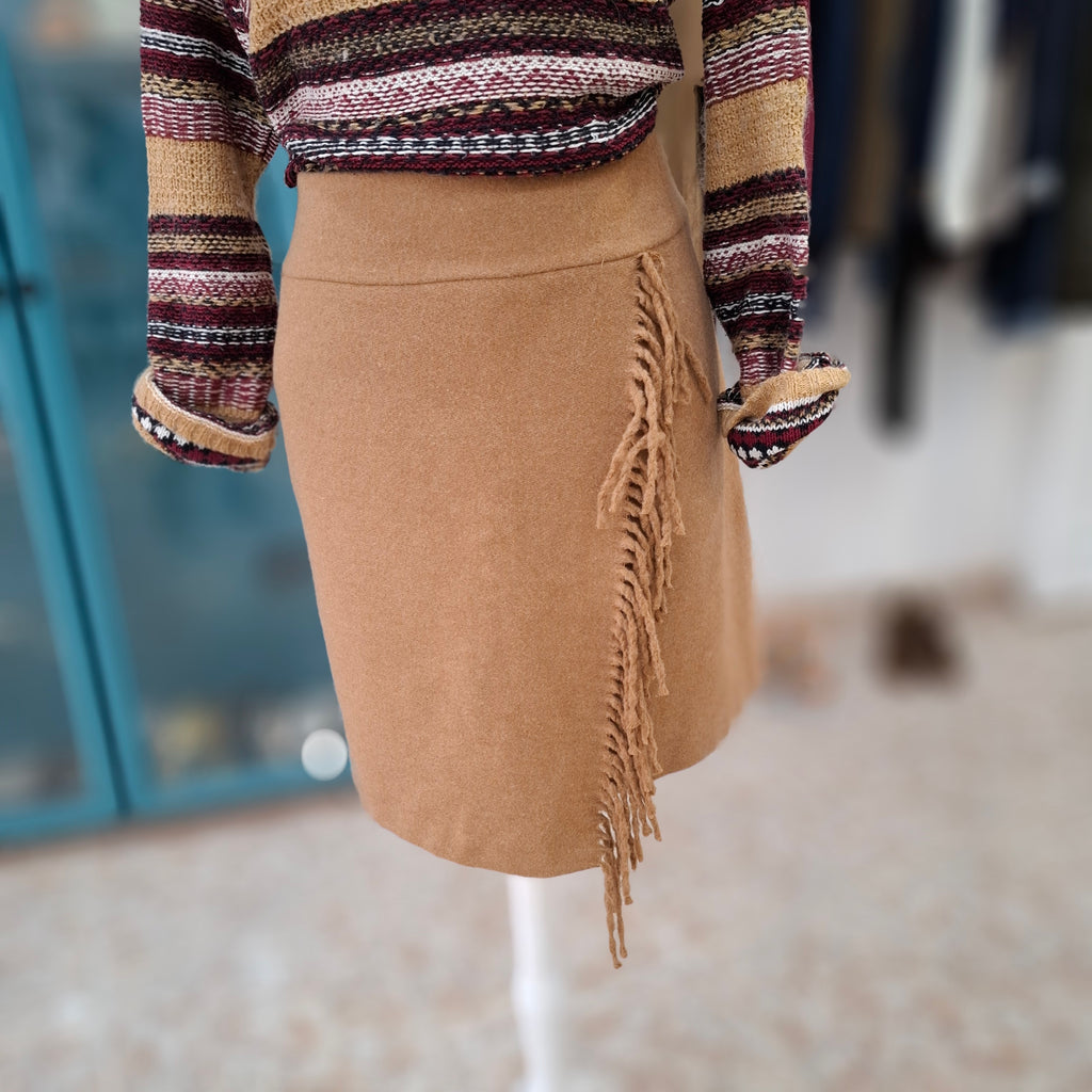 Falda de Lana con Flecos
