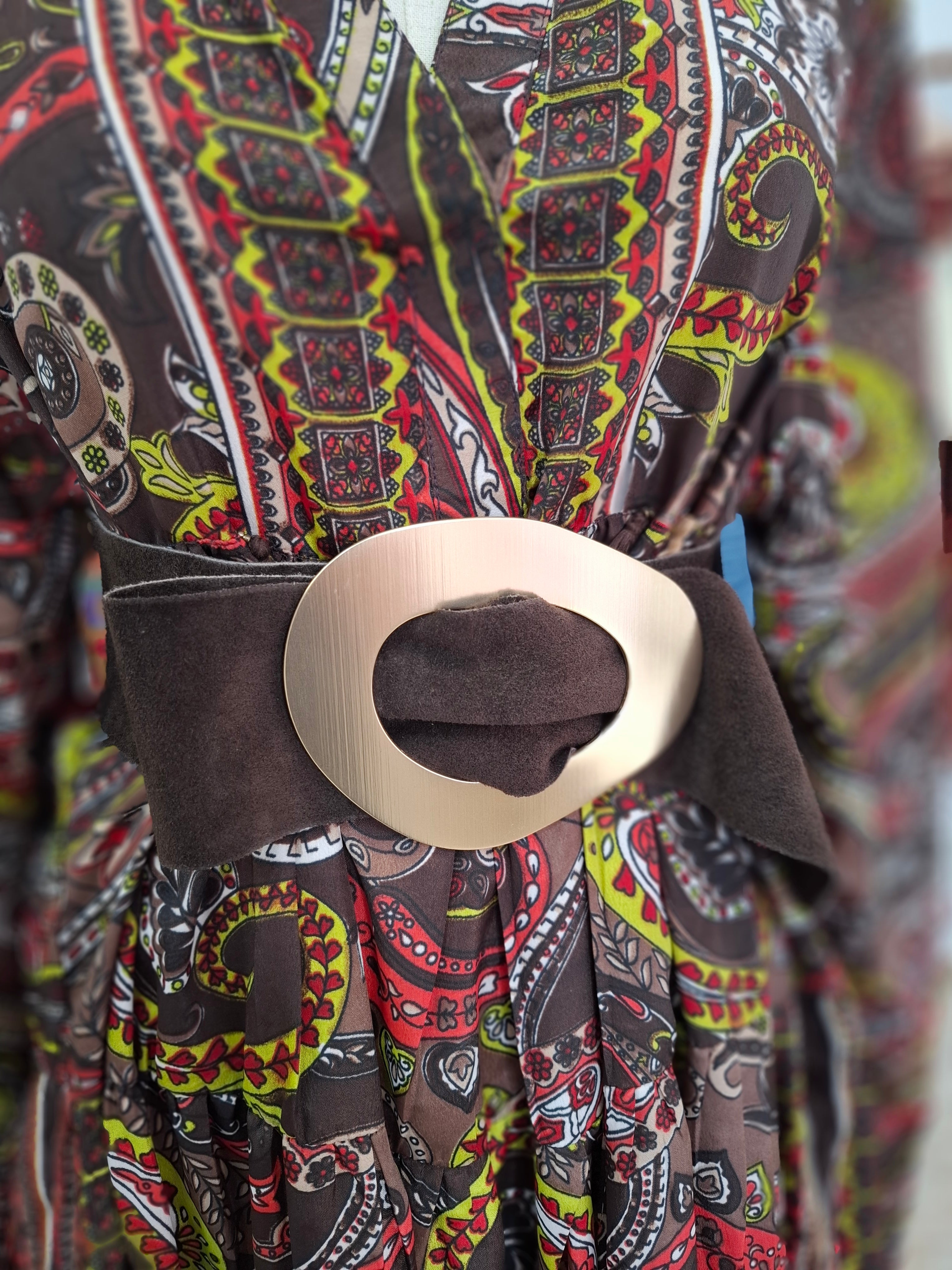 Cinturón hebilla dorada